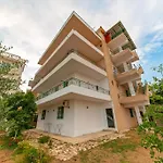 Garden Villa Sarande Apt-2