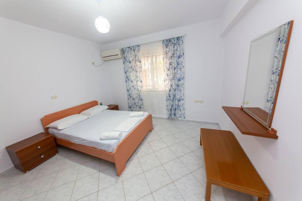 Garden Apt-2 Apartment *